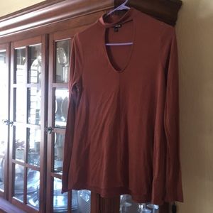 EXPRESS CHOKER COLLAR SHIRT IN COGNAC